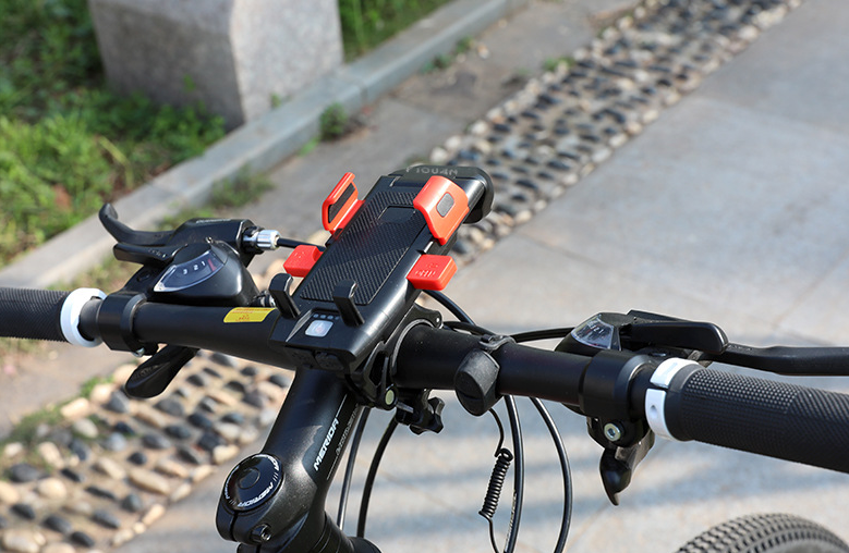 Bicycle Light Four-in-One Headlight Mountain Bike Horn Light One-Click Lock Mobile Phone Stand Lighting Cycling Fixture Cross-Border